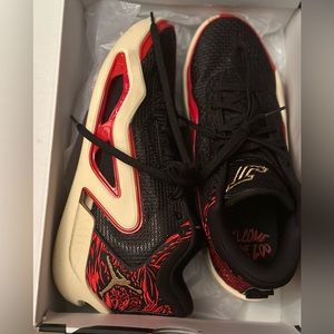 Nike Tatum 1 zoo size 10